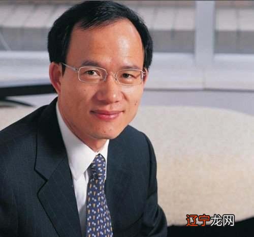 浙江穷小子,25岁赚100万,如今是上海首富,身家437亿,凭啥?