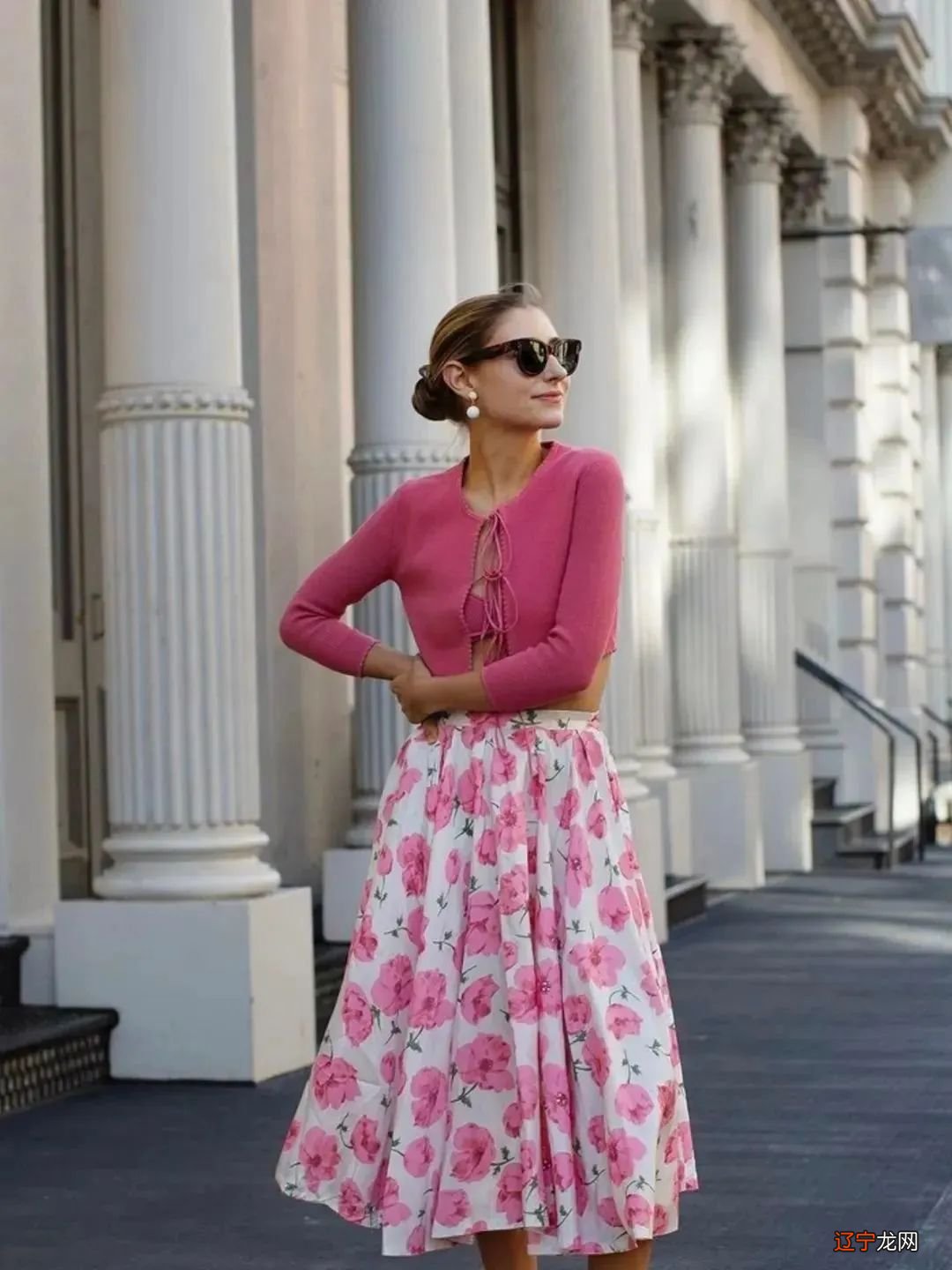 上了年纪的女人穿搭不宜太花俏，简约色＋基础款，穿搭照样很出众