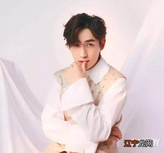 做梦梦到在剪头发 做梦梦到剪头发拍照