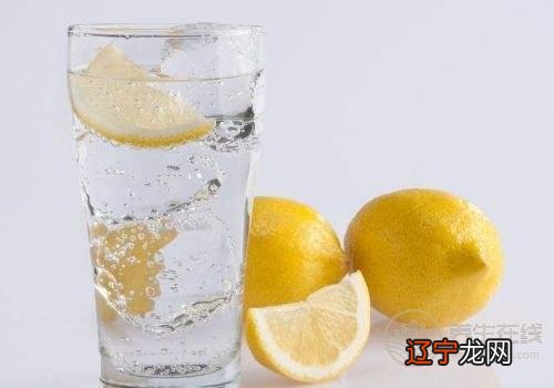 柠檬泡水能减肥、能美容，但很多人都泡错了