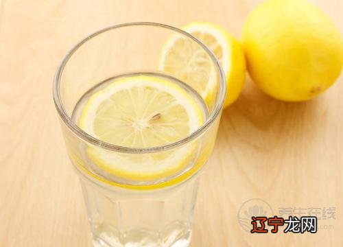 柠檬泡水能减肥、能美容，但很多人都泡错了