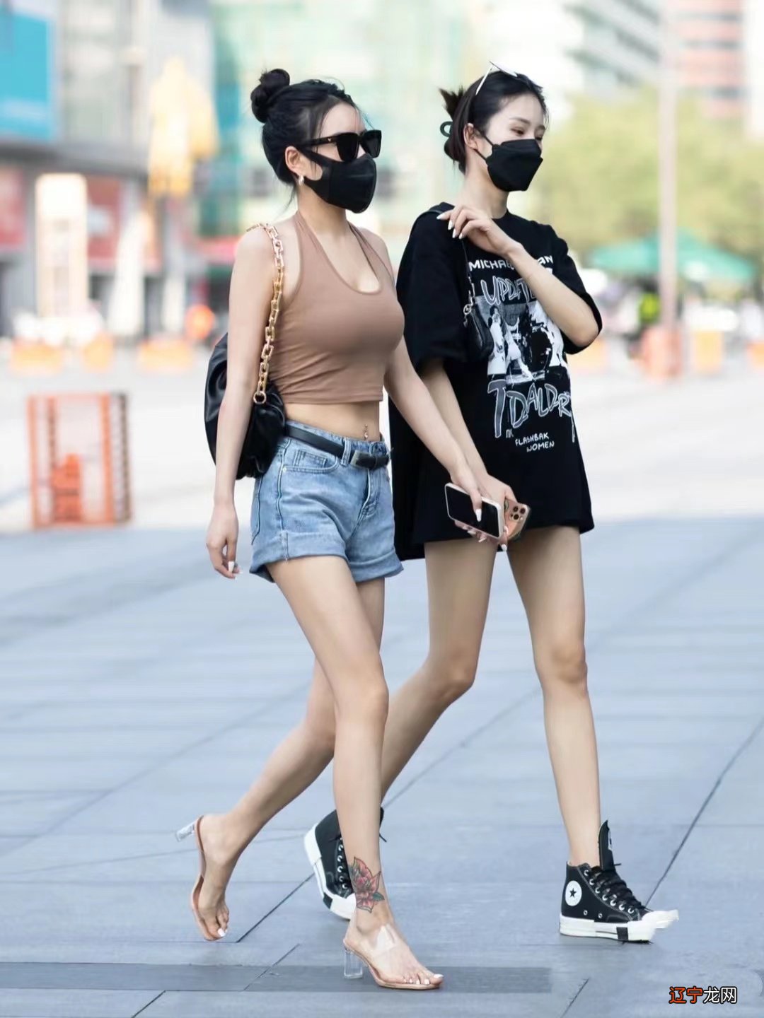 成都街头的姑娘，才是“时髦女人”该有的样子，四个细节传递美