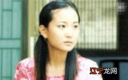 35岁中年肥的贾玲瘦身秘诀，是什么让她瘦到锥子脸大眼睛？