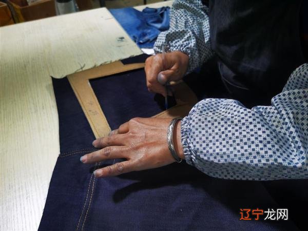 老板站街排队两公里让工人挑,广州制衣厂“高薪招工难”,真相是啥?