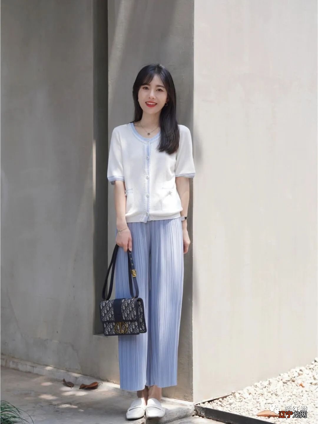 谁能拒绝这些简约清爽的夏季穿搭？日常随性又百搭，时髦精致