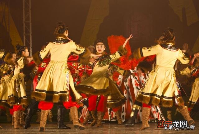 鄂伦春族服饰图片 鄂伦春族图腾大师