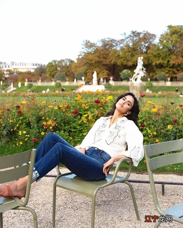 做一个花一样的女子，小单品演绎大时尚——法式美人秀