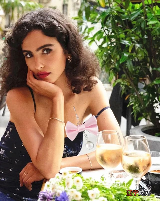 做一个花一样的女子，小单品演绎大时尚——法式美人秀