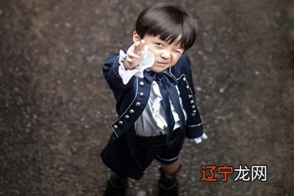 火字旁男孩取名字大全 五行属火的男孩名字