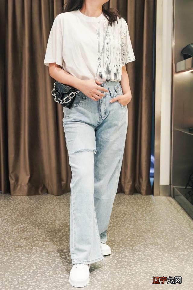 少数民族服装专卖店-少数民族服装