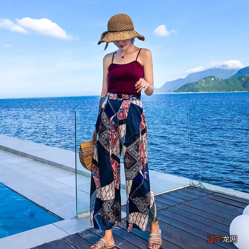 夏天别穿牛仔裤，太闷！今年流行4种“凉凉裤”，清爽时髦还显瘦