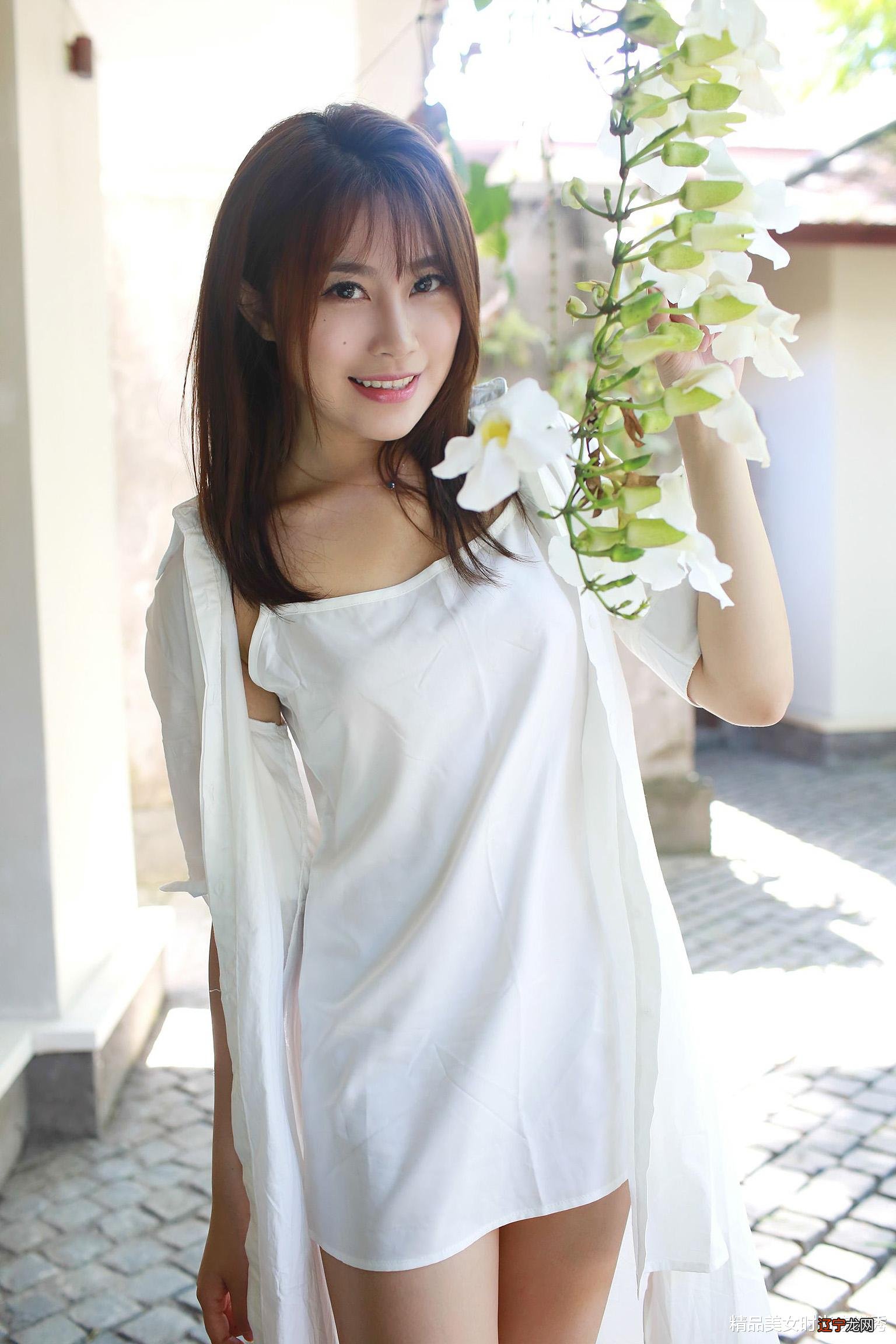 夏天到了，你知道吊带连衣裙怎么搭配吗？