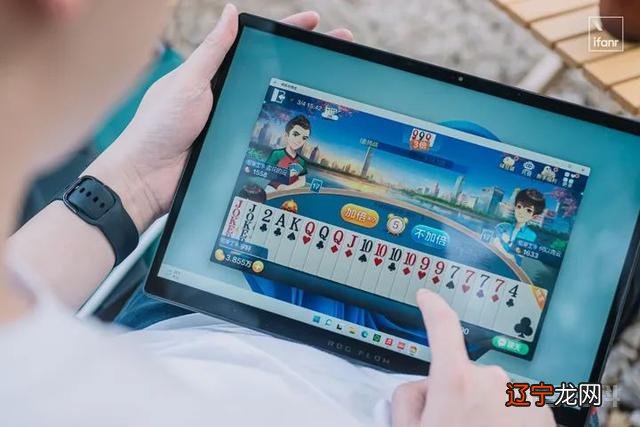 Android 平板在超越 iPad 之前,请先打败 Windows