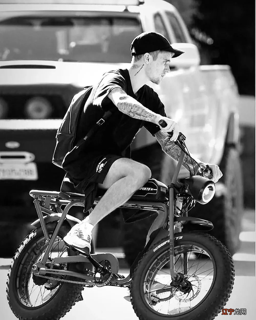 还是拉链、水波纹?近期最打动消费者的“细节设计”调研报告