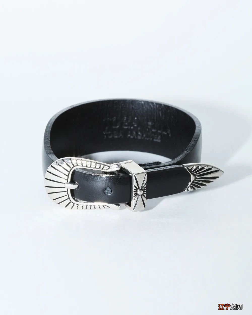 还是拉链、水波纹?近期最打动消费者的“细节设计”调研报告