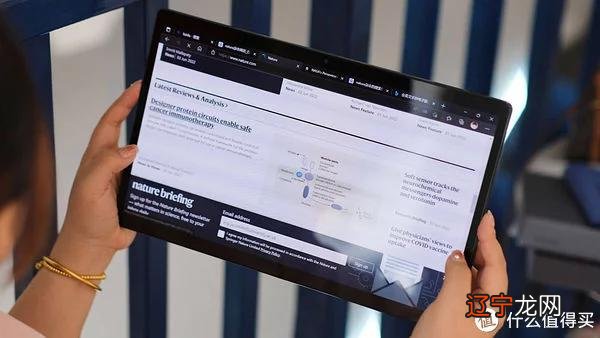 艺术家联名款高能来袭,华硕无畏二合一触屏笔记本 打造时尚生产力