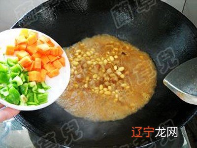 黄豆蛋白红烧肉的做法-家常味烧菜谱