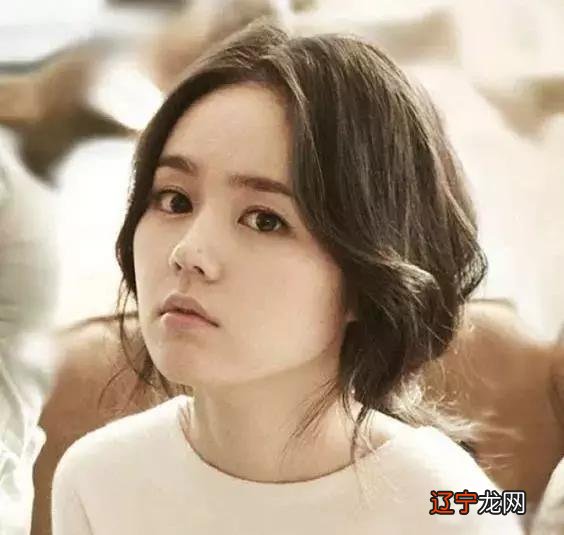 下巴翘-下巴翘的女人有福吗