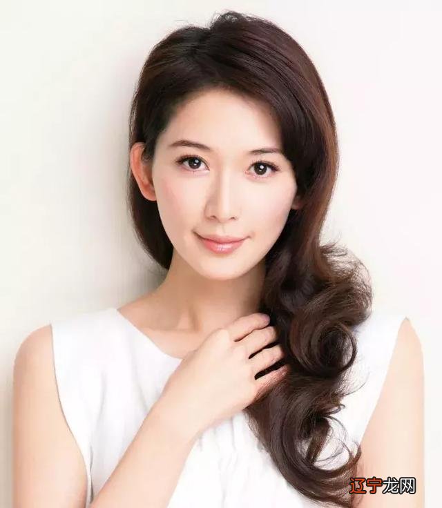 下巴翘-下巴翘的女人有福吗