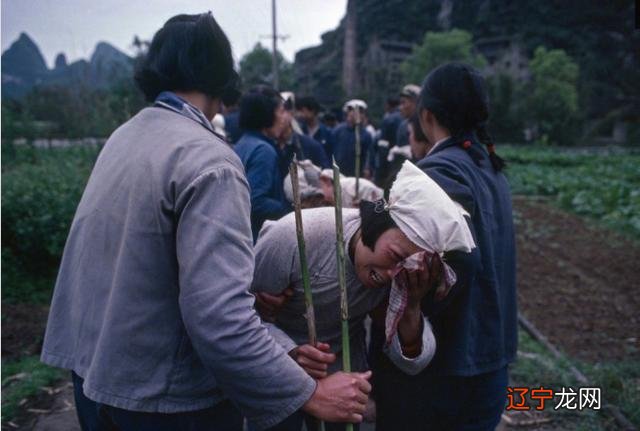 梦见坟墓是好的兆头还是坏的兆头 梦见坟墓塌陷什么兆头