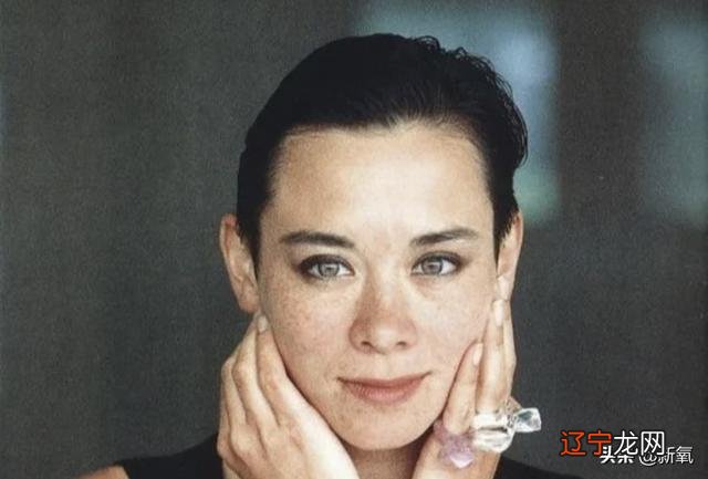 眼窝深的女人面相-眼睛深的女人面相