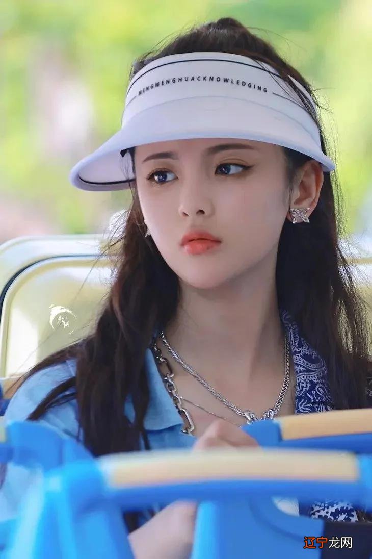 下周穿什么 | 女明星们的降温神器，可续命