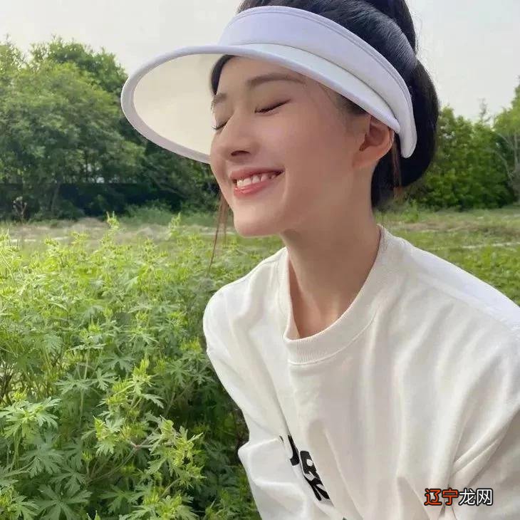 下周穿什么 | 女明星们的降温神器，可续命