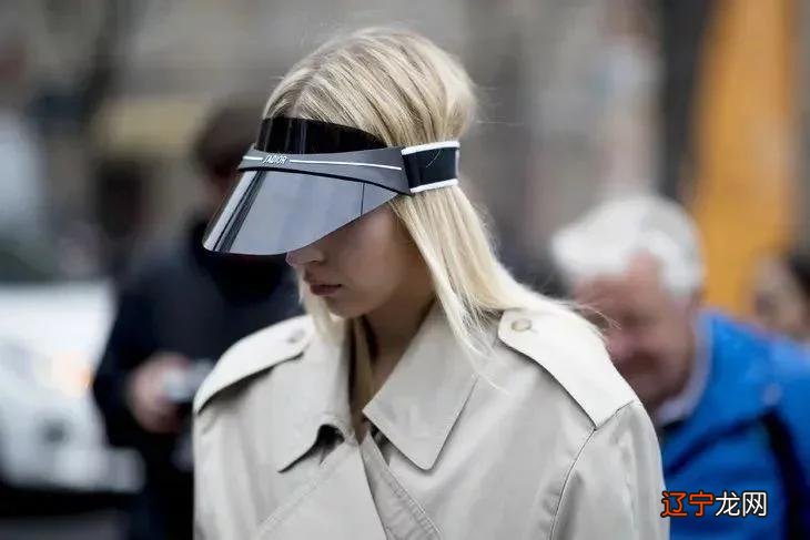 下周穿什么 | 女明星们的降温神器，可续命