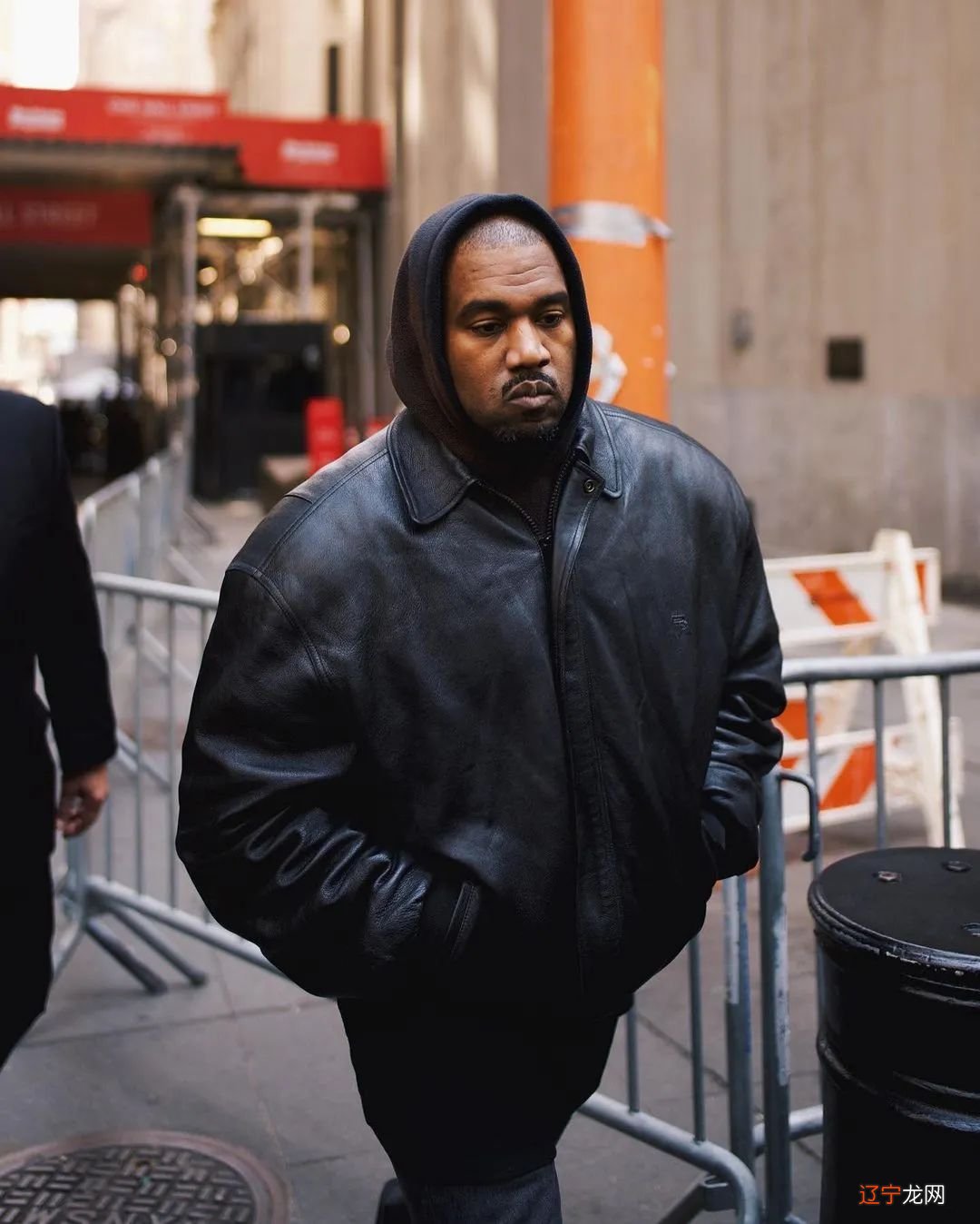 亿万身家 YE 竟租衣不还？欠 300 万遭无情起诉！｜有E说衣