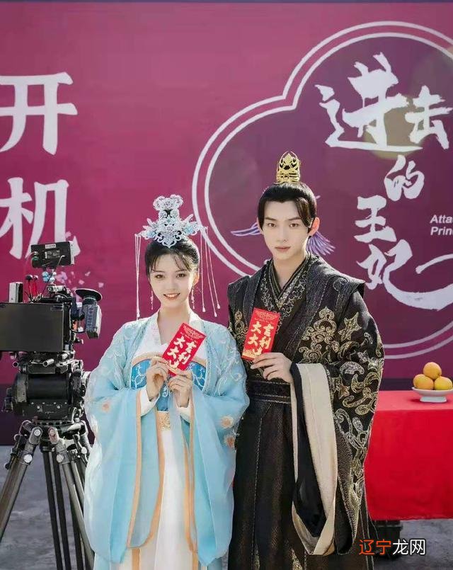 现在的妆造真是又贵又摆烂，看看同一个人在汉服圈和影视圈对比！