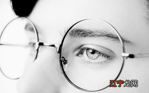 请问近视左眼和右眼不一样的度数怎么办?