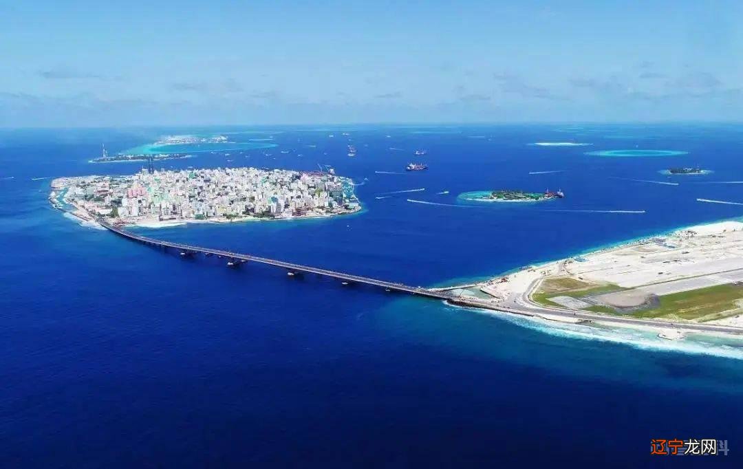 世界上最小的国家,一出家门就出国!人口增长全靠总统夫人!