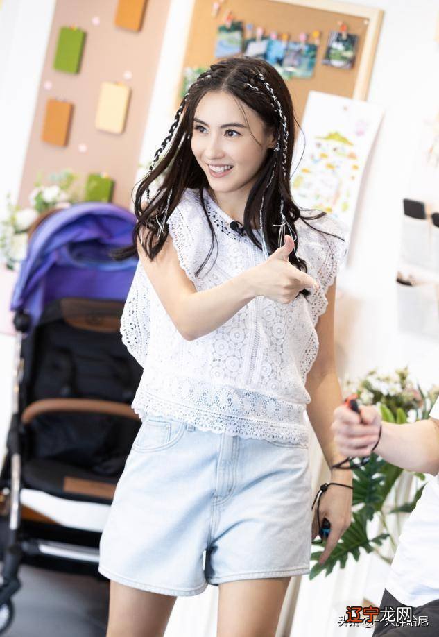 年过40岁的女人看起来显老无比的发型推荐