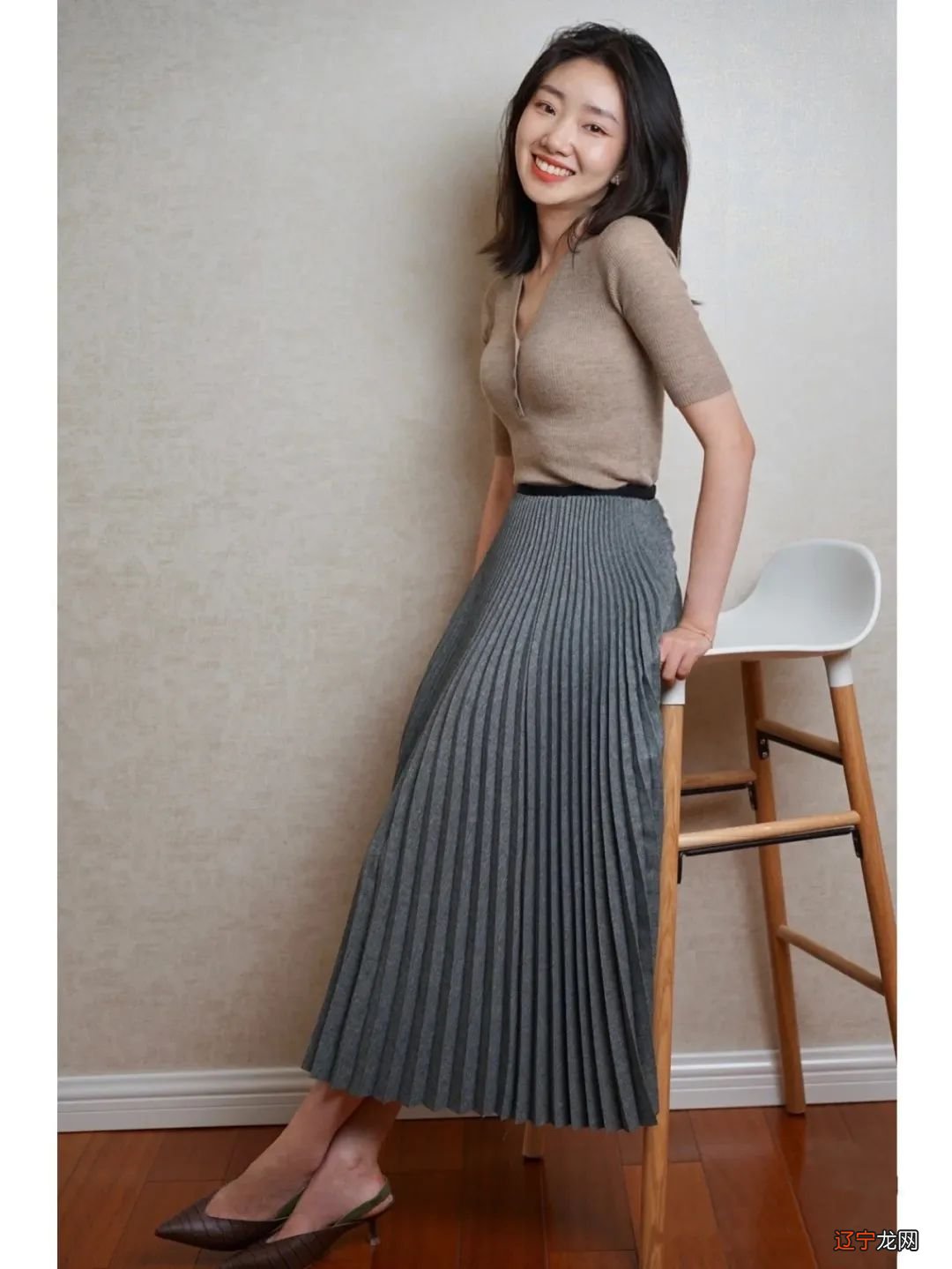 秋冬穿这种半裙，不仅遮肚显瘦，重点还好看！