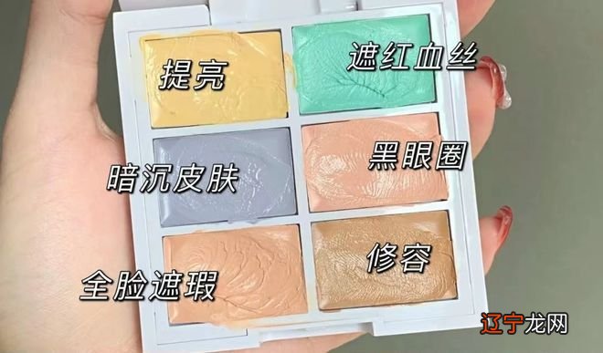 一张脸拯救整身穿搭！韩国美女在胸口、脚踝处却露出了纹身？