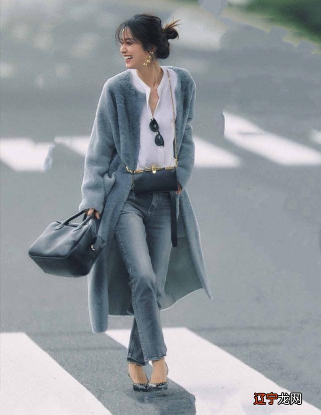 灰色系怎么搭配才能显得高级又时尚