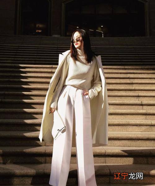 灰色系怎么搭配才能显得高级又时尚