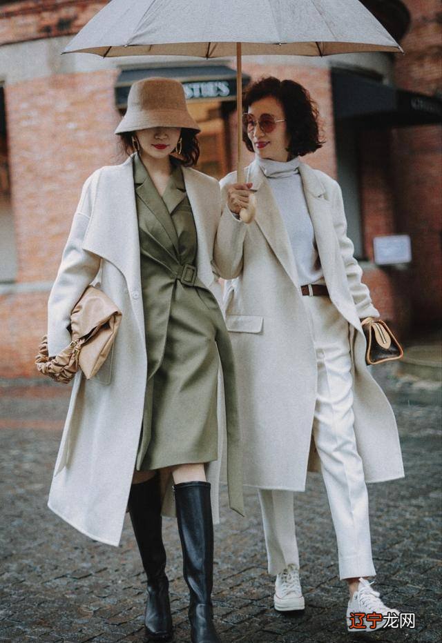 灰色系怎么搭配才能显得高级又时尚