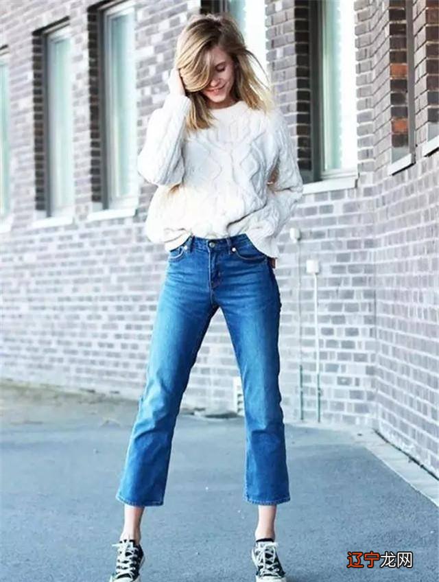 九分微喇裤和牛仔外套的搭配,搭配靴子更好看哦