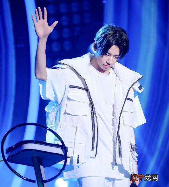 酷爱N姓女明星的小鬼变“文静”了?斑马外套亮了,Bro有点萌