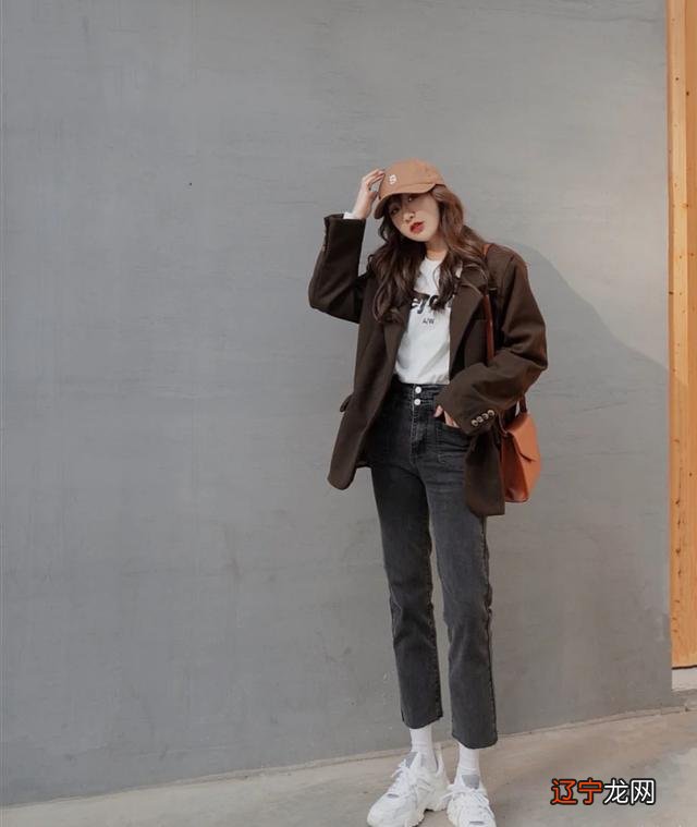 冬天日常穿什么鞋？老爹鞋舒适又帅气，轻松搭配无压力