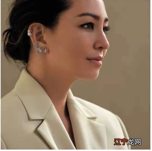 吊打一切基础色!大女人风的“米色穿搭”,堪称办公室头号时髦精