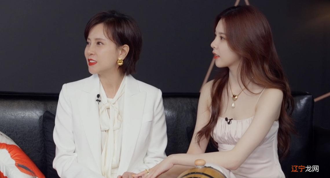 被妈妈们的穿搭迷倒了？谁说四十几岁不能做时髦宠儿，心态很重要