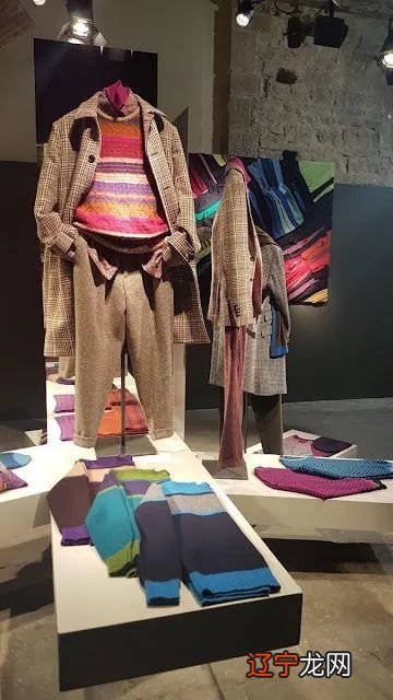 每个男人的衣柜里，都该有一件巴尔玛肯风衣