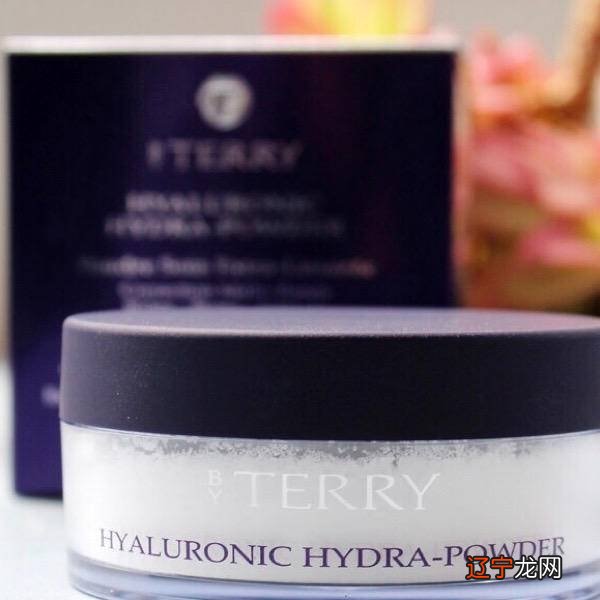 没有厚厚的妆感,看似裸肌却充分遮瑕且有光泽才是最美的