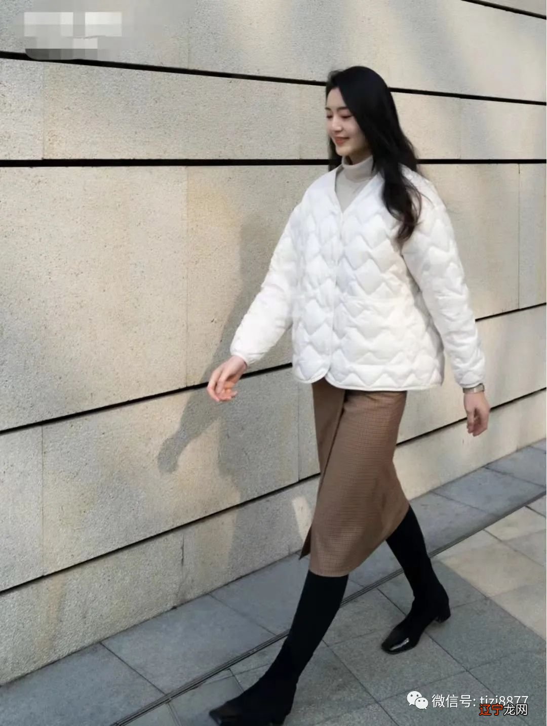 米色衣服搭配什么颜色好看