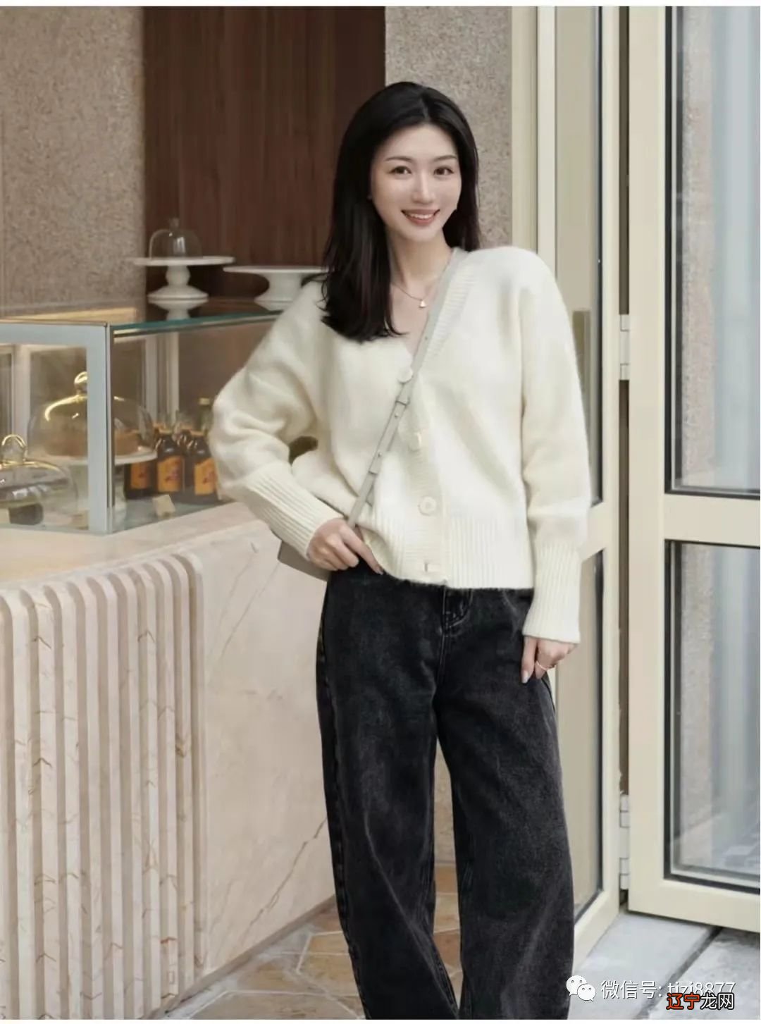 米色衣服搭配什么颜色好看