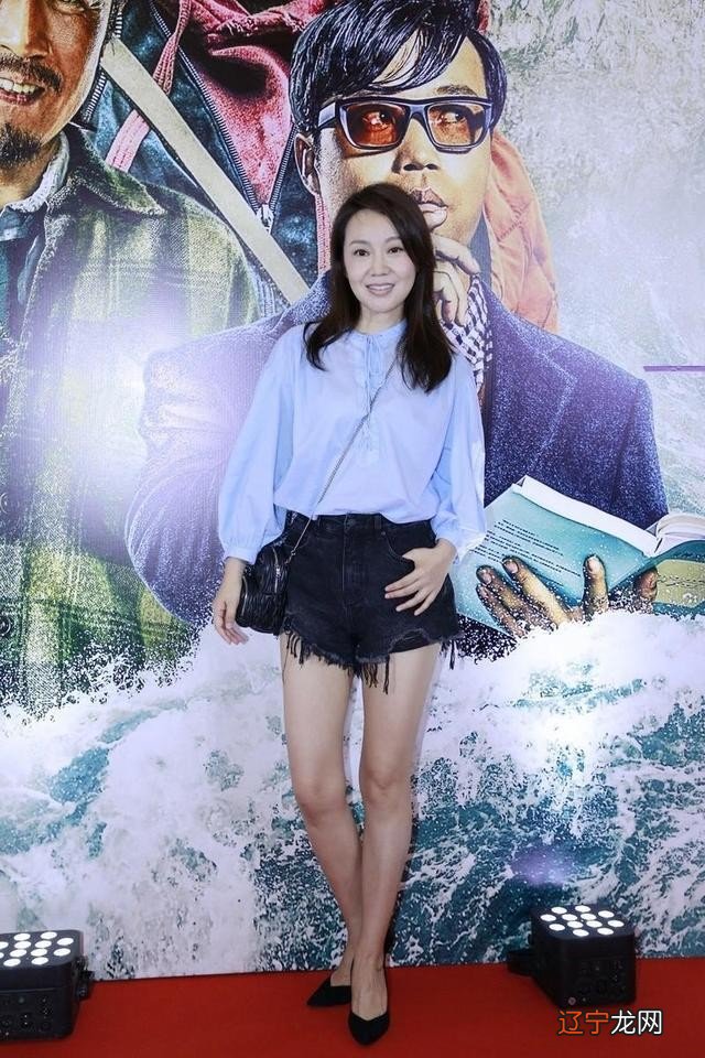 穿蓝色衬衣就像“工作服”？跟着时尚达人来穿，时髦感提升一大截