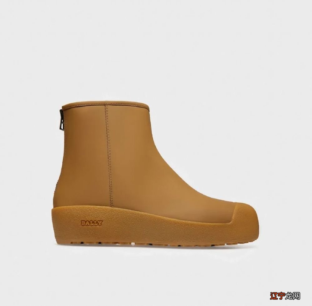 时尚观察|雪地靴伴随冰雪运动的风靡,或成为今冬最具时尚潜力鞋款?