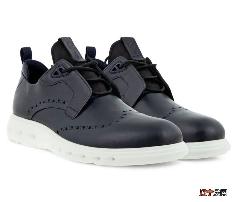 时尚观察|雪地靴伴随冰雪运动的风靡,或成为今冬最具时尚潜力鞋款?